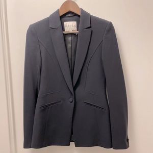 REISS single breasted women’s navy blazer. 100% wool. Size 4. Never worn
